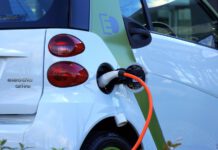 Renault začal prodávat nejlevnější elektromobil, dveře jsou za příplatek