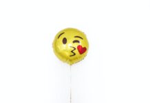 Srdíčkové emoji v různých barvách: Víte, že každé má svůj význam? Jaké a proč (NE) použít