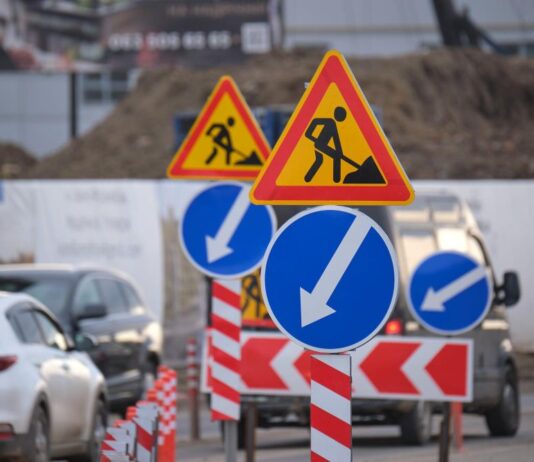 Komplikace v Praze přináší hlavně obrovské množství dopravních značek!