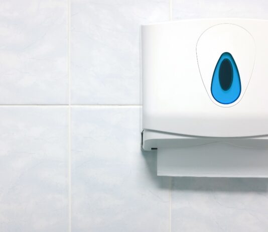 Skládané papírové ručníky ZZ: Hygienické řešení pro moderní firmy